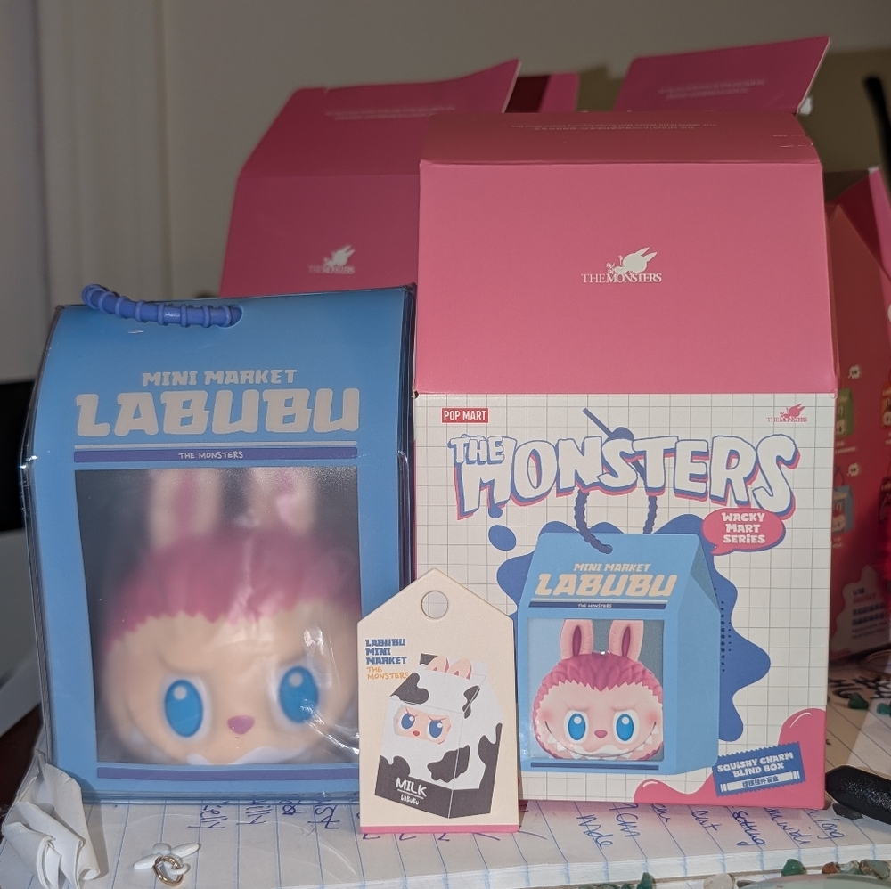 LABUBU WACKY MART SQUISHY CHARM BLUND BOX ✨MILK✨
